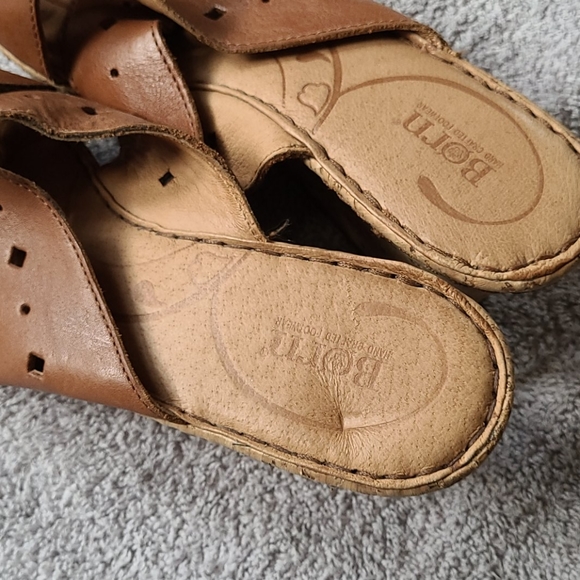Born Brown Leather Canova Wedge Heels Sandals Womens 11 Perforated Shoes - Picture 8 of 9